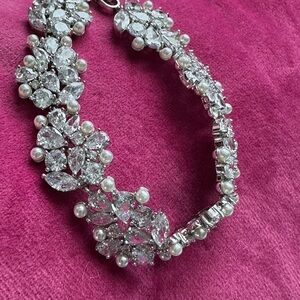 Vintage-Inspired Silver Crystal Bracelet  Multi cut stones & Faux Pearl 6-7 4343